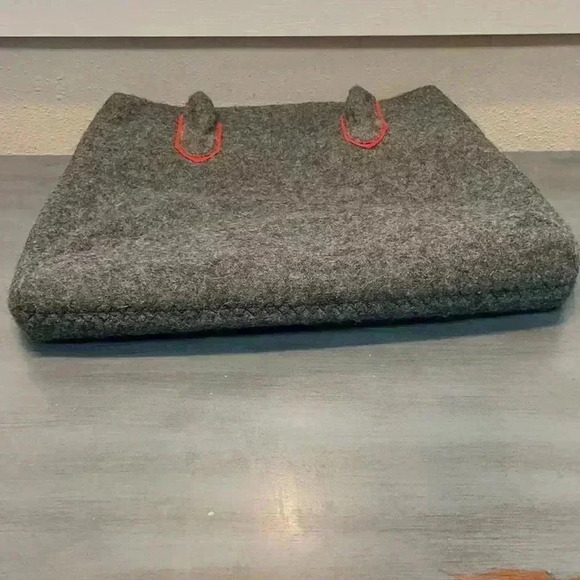 Wool Tote (Pinned Stripped Lined) - Picture 7 of 9